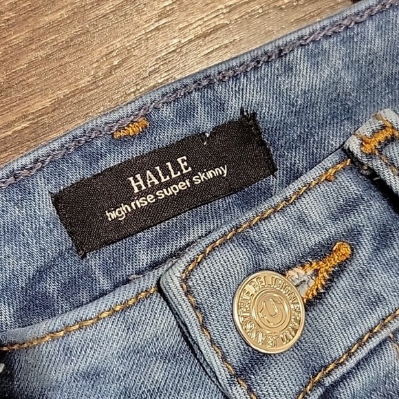 TRUE RELIGION HALLE HIGH RISE SKINNY JEANS
2 (26) - Picture 2 of 11